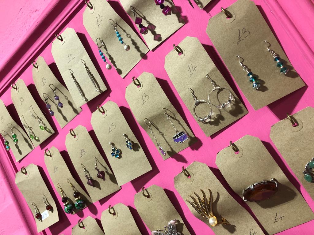 Jewellery title image vintage jewellery hanging display