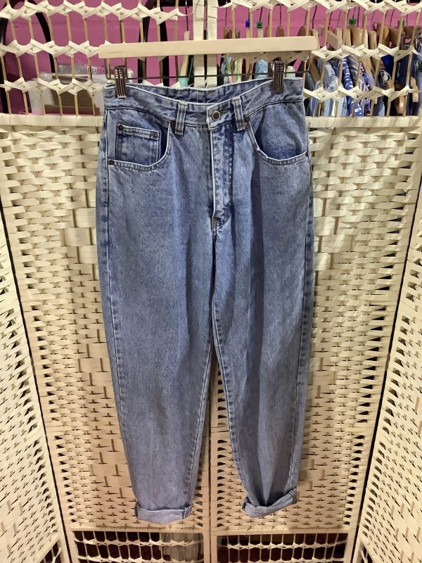 Vintage 80s Pepe tapered jeans with turn ups front view