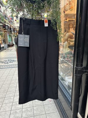 80s St Michael Classic Black Wool Pencil Skirt with Pockets [10]